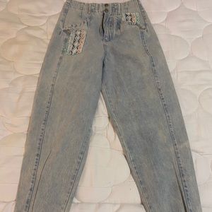 Size 0 women’s tribal print jeans
